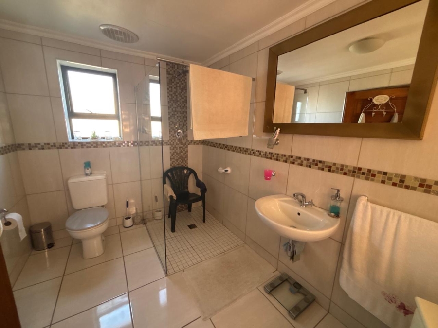 3 Bedroom Property for Sale in Eikenbosch Western Cape